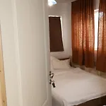 Ispirescu Habitación en casa particular *